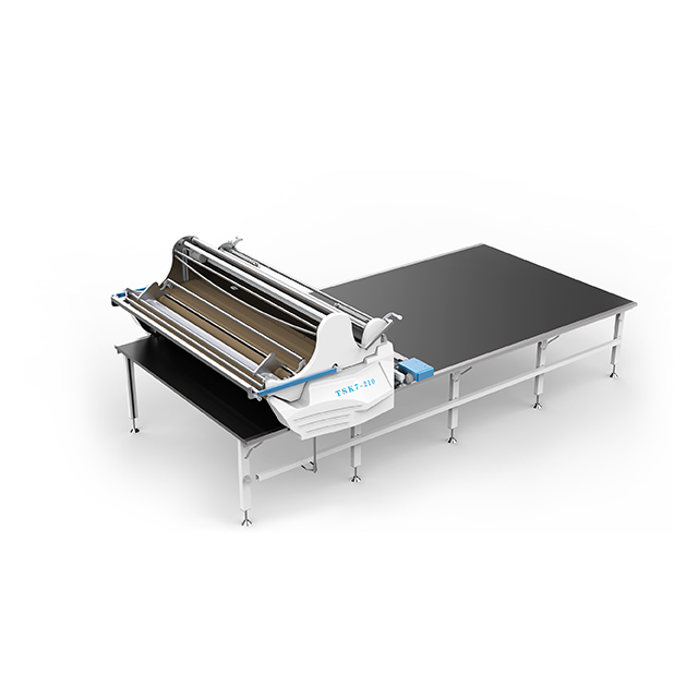What is the operating procedure of the automatic fabric spreader?