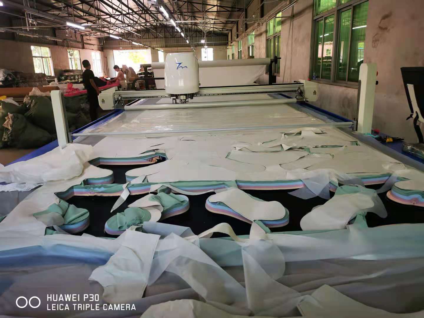  Lingerie fabric multi layers auto cutting machine