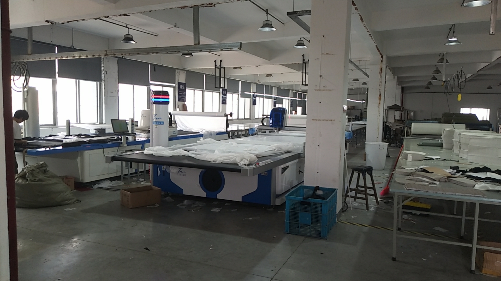 CNC cloth cutting machine